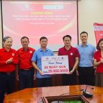 Quỹ tương trợ Rich Heart trao tặng 20 triệu đồng cho các em học sinh có hoàn cảnh khó khăn tại huyện đảo Cô Tô, tỉnh Quảng Ninh